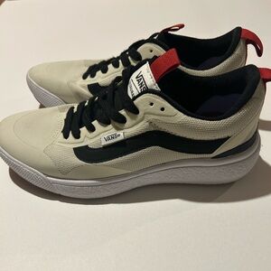 EUC Vans Ultrarange Exo Cream and Black Athletic Shoes Size 6